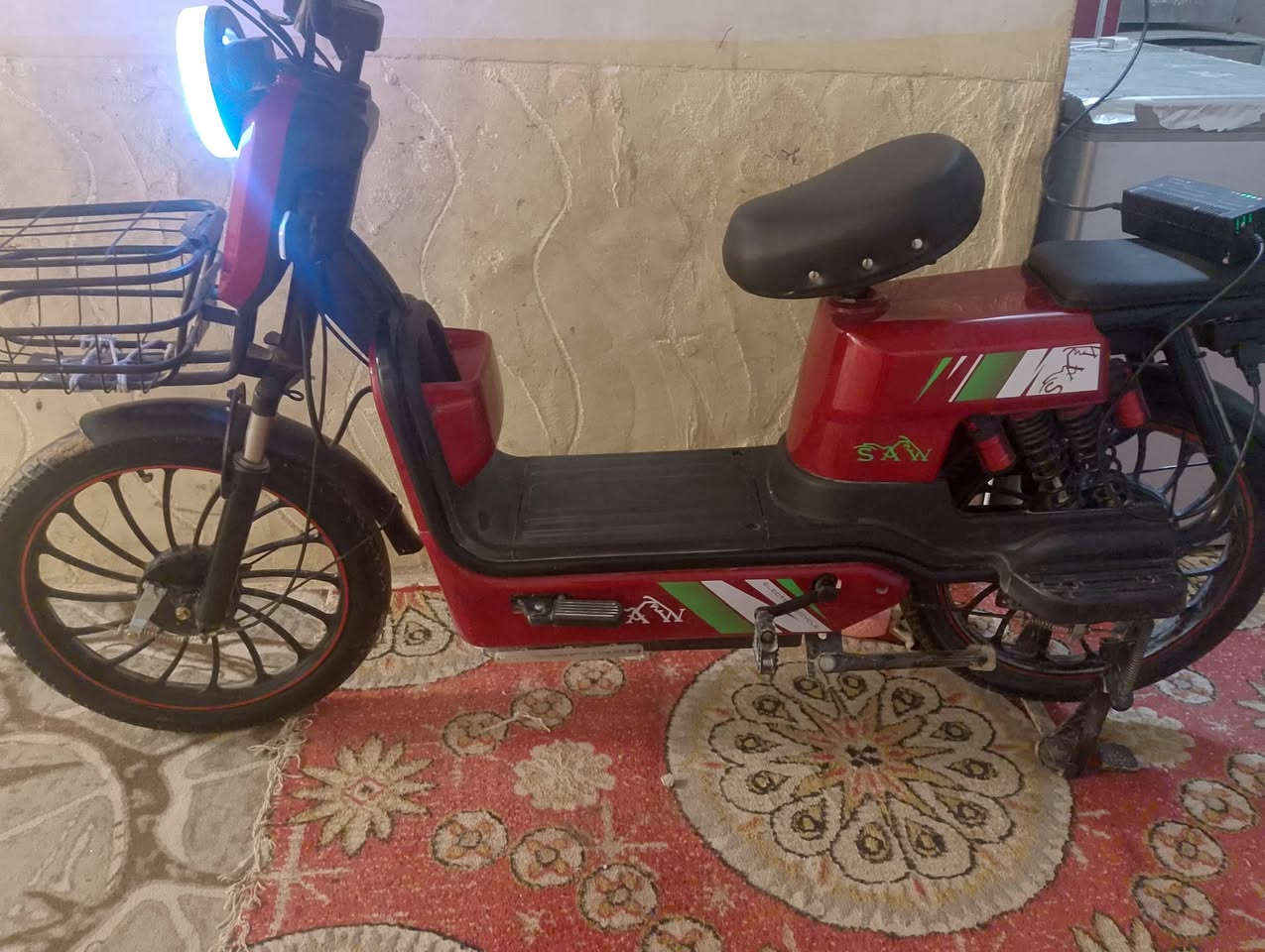 سلام عليكم دراجه شحن البيع نضيفه صالي شهر من خذته يعني من اكلك نضيفه نضيفه اشاير شحن فول نشرات بطاريات 5 ماخذه اني 500 سعره 300 بيه مجال حك جيه


**إذا كنت صاحب هذا الإعلان وتريد حذفه لأي سبب، رجاءا أرسل رسالة إلى الدعم الفني**