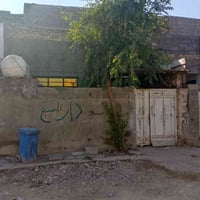 بيت ميه مربع يتكون من استقبال وغرف نوم ومطبخ وصحيات وصاله وغرفه فوك ما...