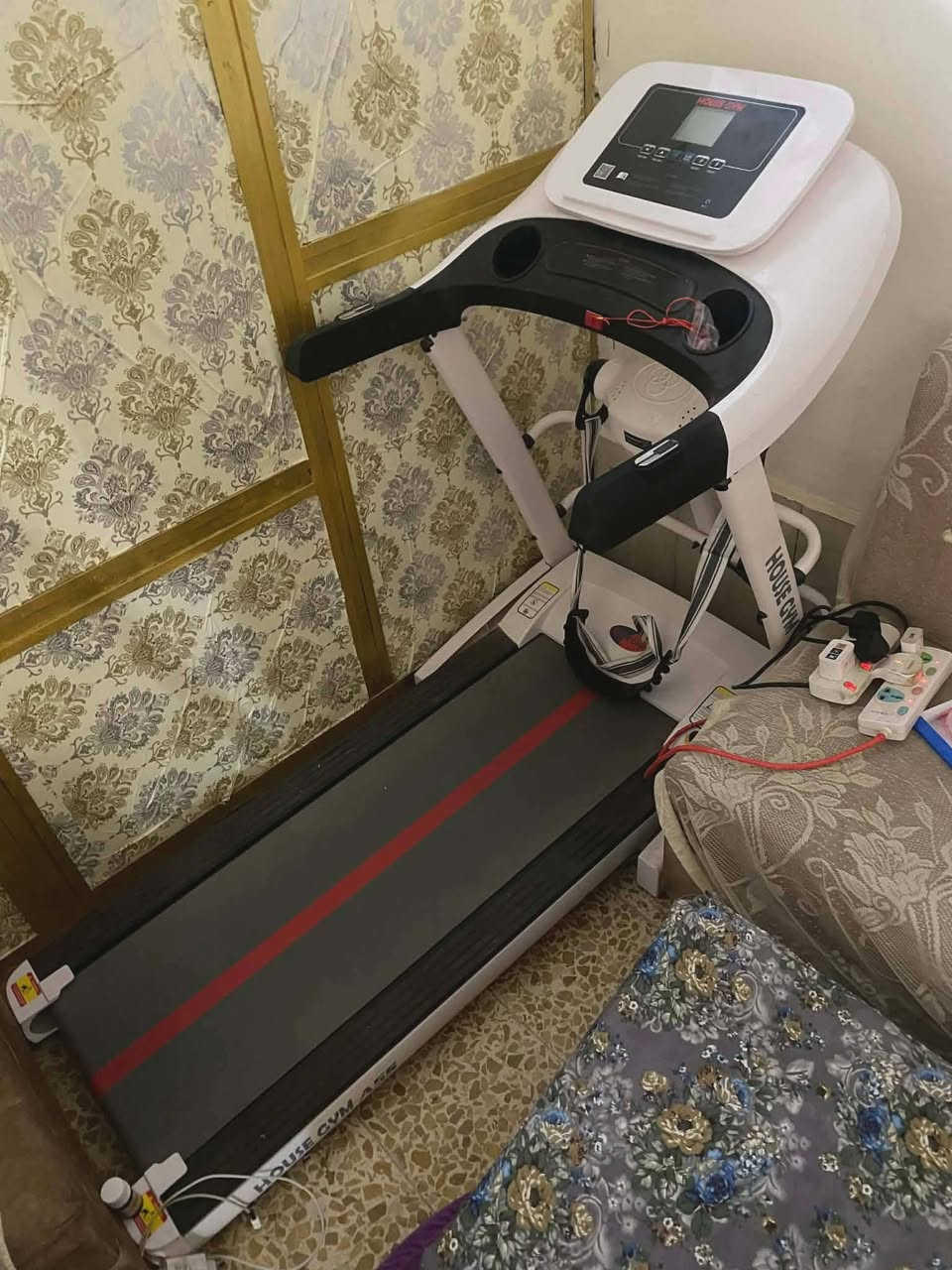 سلام عليكم
جهاز جري مستخدم قليل جداً 

مواصفاته  

- دبل ماطور

- تحمل وزن 150 كليو

- مع جهاز تكسير شحوم

- شاشة رقمية وقت

- السرعة

- مسافة

- دقات قلب 

قرص لف جذع

سماعات لربط الهاتف   عن طريق الاوكس والاستماع للموسيقى 

سعر ٢٨٠ وبي مجال للعلم الجهاز مستخدم استخدام قليل

مكاني ذي قار

يتوفر توصيل

للتواصل ***********

