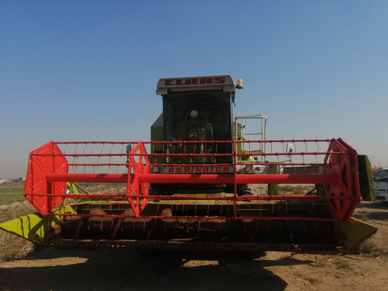 حاصدة للبيع ***********
