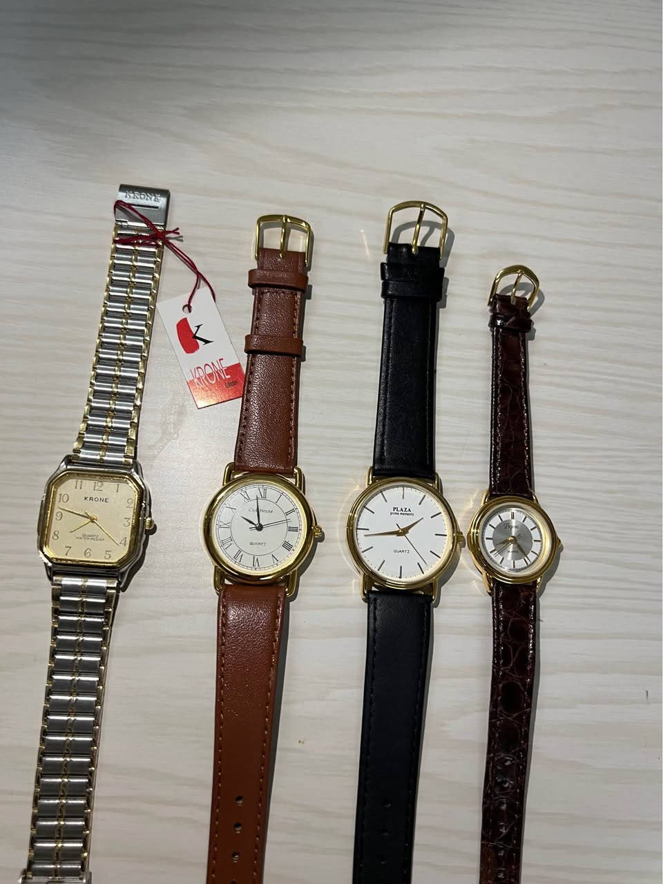 عەدەدێکی کەم سەعاتی یابانی و مارکەی عالەمی بەردەستە پۆستی یابانە بەشەرت ئەسڵی نەبو دو قات پارەکە وەر بگرەوە *********** Singapore
