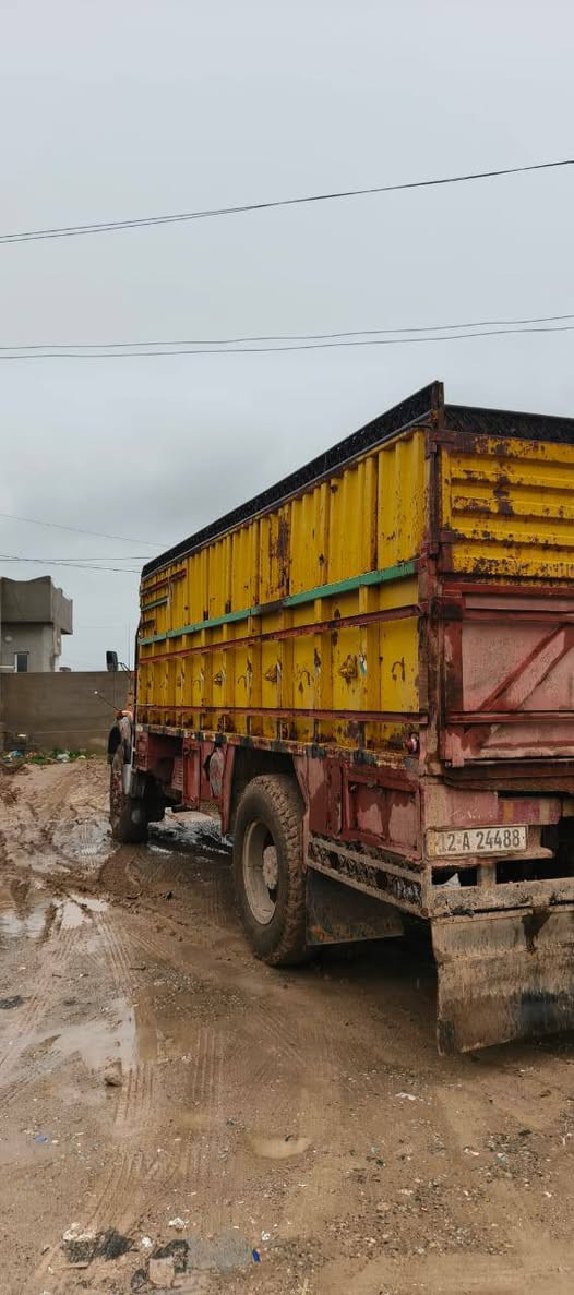 السلام عليكم بودي مرسيدس نظيف لا خيسان لا تدرج سعر 4ملاين ونص وبيه مجال عنوان داخل ربيعه مكلف بالنشر ***********
