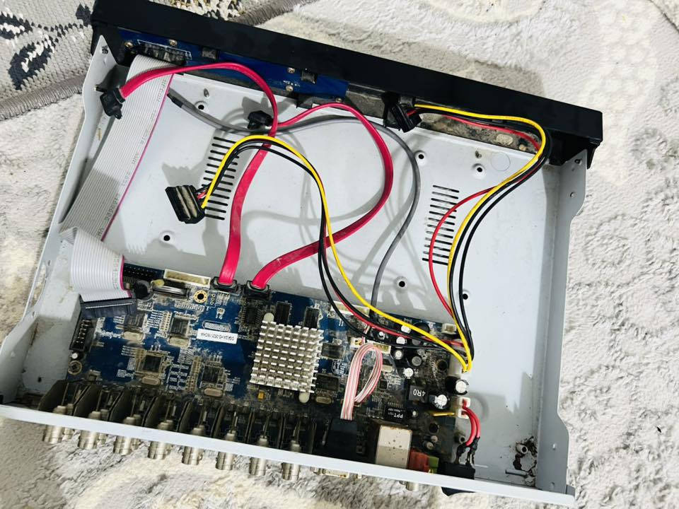 جیهاز dvr ١٦ چنال ٣قطع
کیبل vgr ٣قطع
٢کامیرە
كلشي 35 الف
فحم فحم فحم
توصيل متوفر 
***********واتس اب
