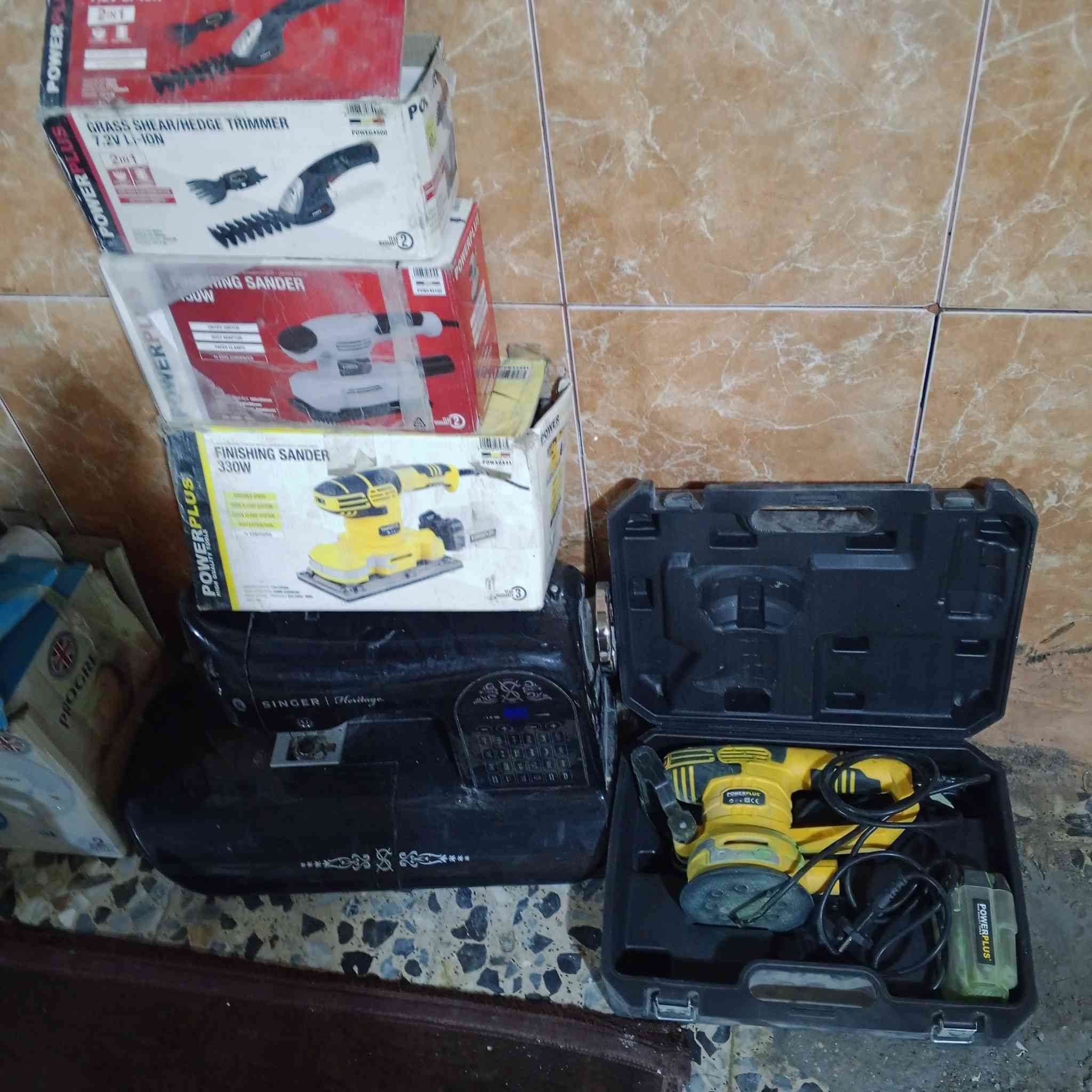 شلعه فحم 16قطعه 100قفل توصيل ماكو بغداد حي السفير ***********
