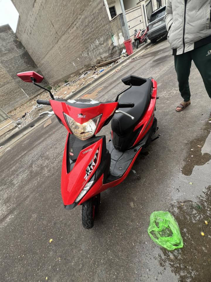 دراجة ماكس عدلة موديل ٢٠٢٣ كاملة مابيه اي نقص جديدة مكفولة كهربائيات ومن كلشي عدة العداد مال بانزين فقط *********** سعرة 650 وبيه مجال
