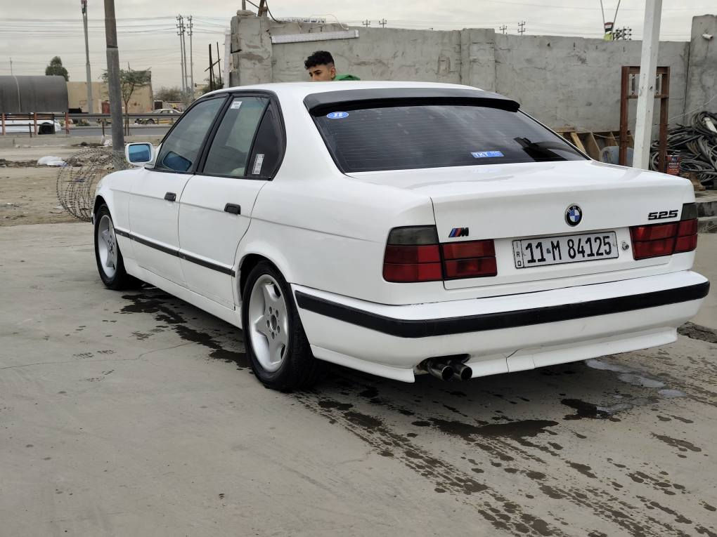 BM 525 ما ناقصه اي شي ما عده التبريد سياره جاهزه وحلو  مصبوغه جماليه بسمي السياره محرك وكير خير من الله كهربائيات كله شغاله سلايت  شغال مكاني بصره البصرة, العراق


**إذا كنت صاحب هذا الإعلان وتريد حذفه لأي سبب، رجاءا أرسل رسالة إلى الدعم الفني**