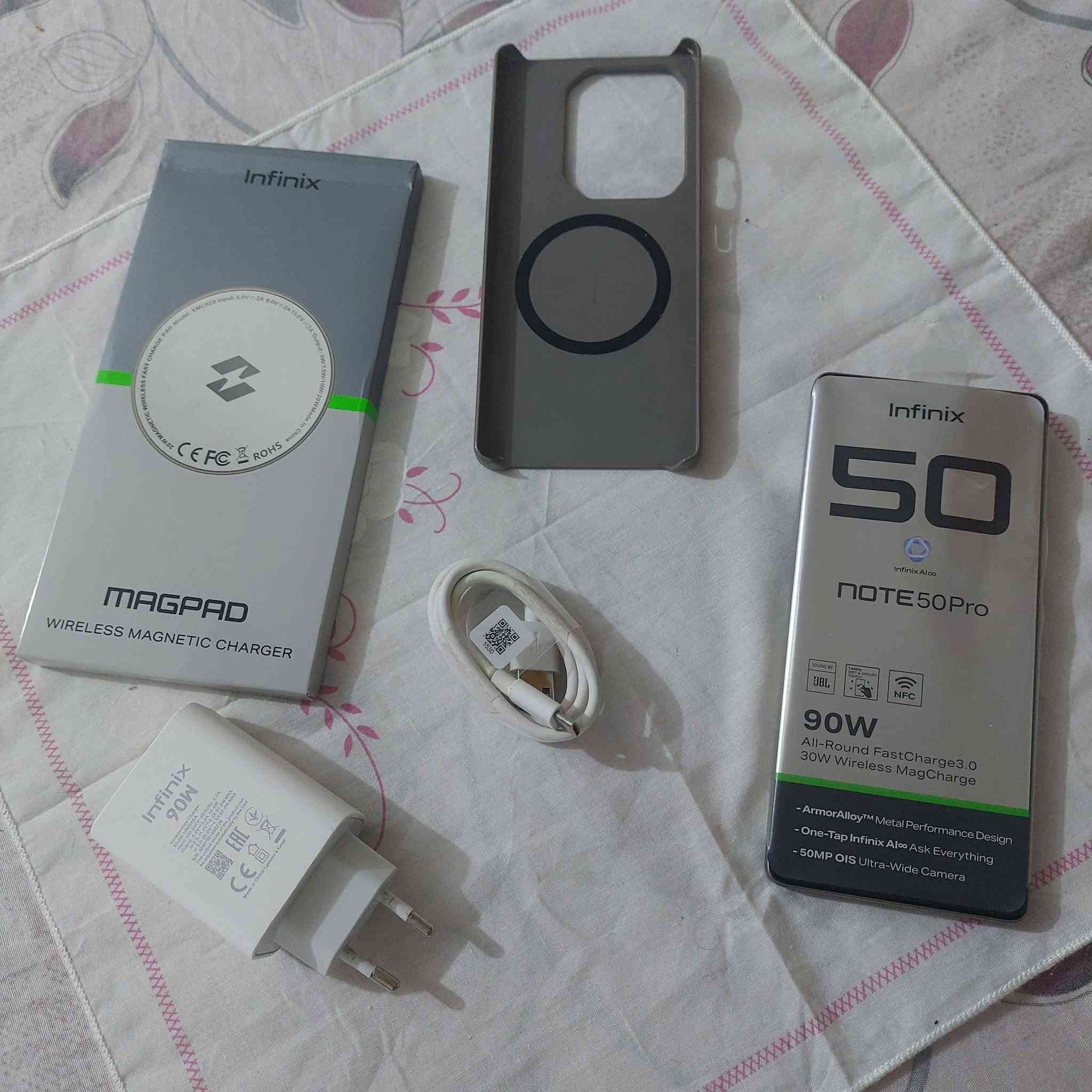 قبل شهرين من اخذته 
للبيع جهاز Infinix Note 50 Pro 4G
تدعم الشحن 90w+شاحن لاسلكي 45w
حجم الشاشه ٦.٧٨انج 
التردد ١٤٤Hz
سطوع الشاشه 1,300Nits
بصمة الإصبع + بصمه الوجه 
يدعم ٢ SIM
ذاكره 256GB+ رام 12GB
الكاميرا الخلفيه 50 ميكابكسل
الكاميرا الاماميه 32ميكابسكل
السعر 385 بي مجال بسيط 
***********
