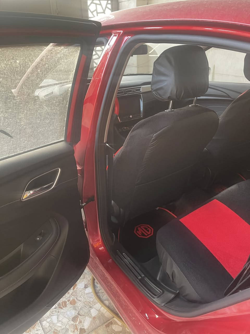 ‎(((رقم أربيل  )))
الفئة ستاندر STD
‎المحرك 1500 تنفس طبيعي 
‎كير اوتماتيك 
‎شاشة carply
‎تحكم ستيرن جهتين
‎مثبت سرعة
‎ايرباك عدد 2
‎اشاير بالمري
‎ ترحيب
‎حساس اطارات 
‎ويل كب
ماشية ٥  الف بعدها زيرو ومكفولة كفاله عامه من كلشي عليها إضافات لايت led عدسة متغير وجهاز كار بلي تتحول الشاشة يوتيوب لحية وسكوبات ومراية باتمان  مكانها بغداد ***********  
سعرها 112 وبيها مجال بسيط اساسآ مخال بيها فلوس عمله 
تحياتي بالتوفيق للجميع
