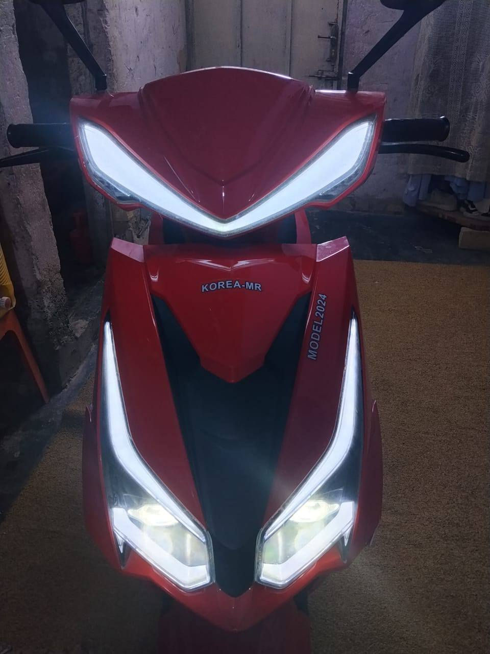 السلام عليكم
دراجه سكنس شحن للببع 
دراجه نضيفه كلش 
وياهه شاحنتين اصليات وحده عداد شحن والثانيه خاصة مالت الدراجه دبل سويج وريمونت تحكم 
كلشي شغال تاخذهه تفحص وتقتنع 
موضح كلشي كدامكم 
السعر 500وبيهه مجال 
سبب البيع محتاج فلوس عملية اخويه 
الاتصال ع الرقم ***********
‏‪***********‬‏
