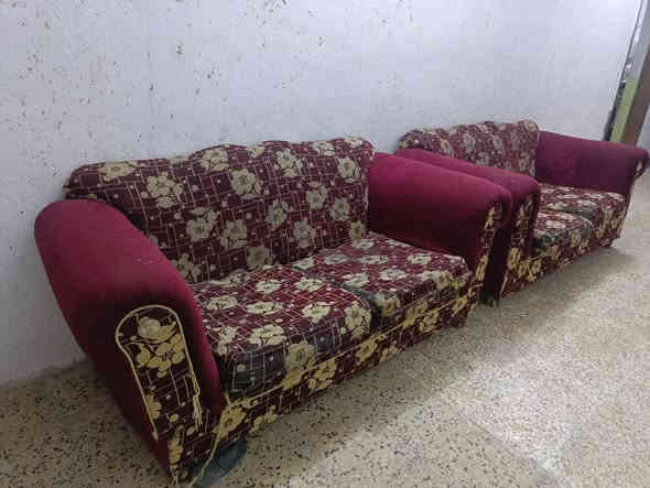 سلام عليكم غراض لبيع تانكي بي ثقب بكد ابره سعر 20الف شباج 50الف ثلاجه غراضهه كامله عطل ماطور 50الف قنفات سعرهن 50الف مكاني النجف ***********ابو عباس
