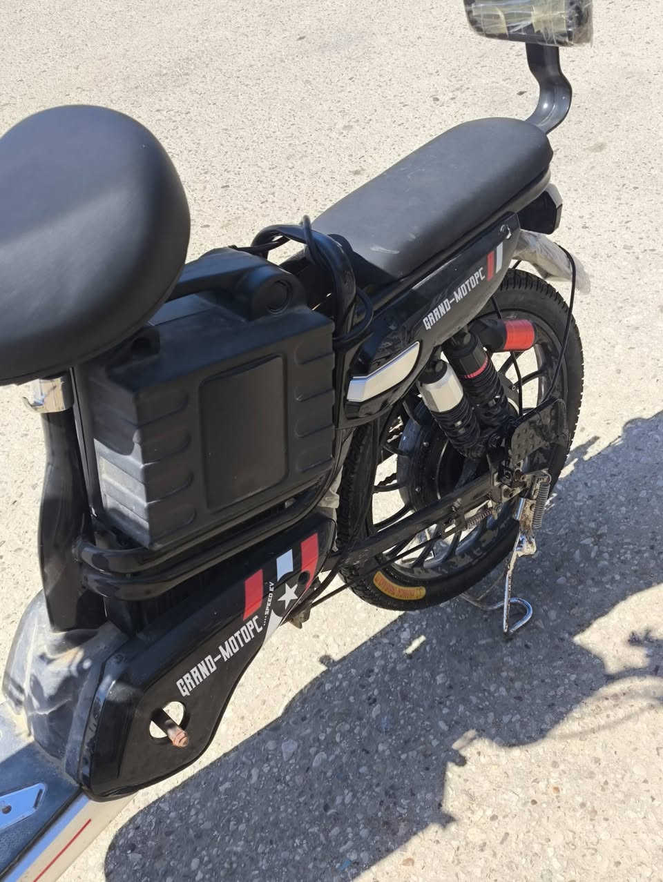 سلام عليكم  للبيع باسكل شحن 2026  الباسكل جديد الله شاهد ما مستعمله الباسكل اربع بطاريات اصليه واشاحنه وياه 3سرع
الباسكل جديد بمعنه الكلمه واحله من الصور والله مكاني كربلاء اطويريج  السعر 575 وبي مجال رقم الهاتف ***********
