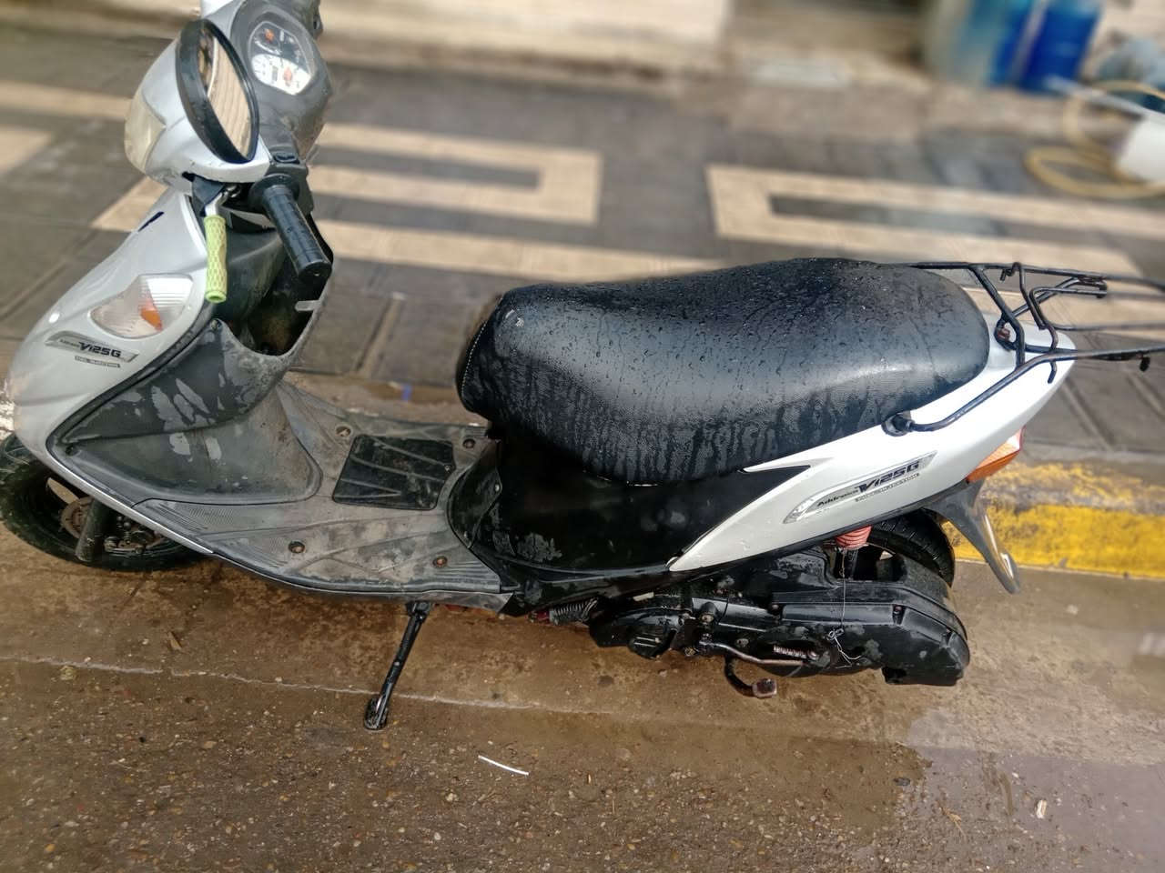 دراجة ادرس للبيع السعر ٣٢٥وبيها مجال للطيبين. المكان كاظمية قريب البوابة. ***********
