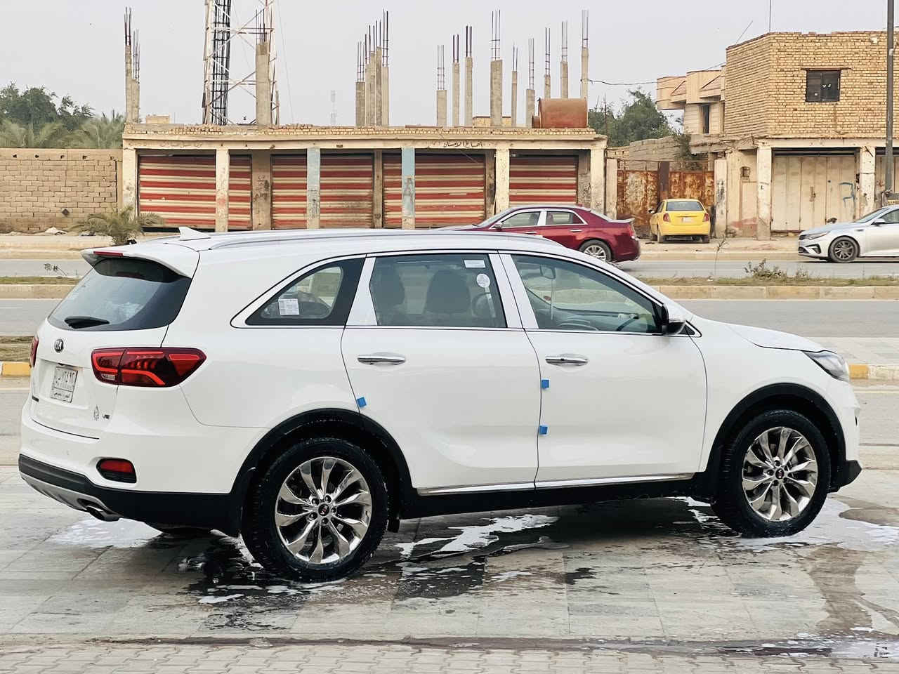 كيا سورنتو موديل 2020 خليجي رقم بصره حره تحويل مباشر 
سياره مكفولة من تبديل وضربه والصبغ ما عده رشه كلش خفيفه بقبق صندوق اثر دحچه بسيطه اسفل رقم الخلفي والباقي كفاله عامه سونار بالمنشور 
مواصفات معروفه بصمه تشغيل بصمه ابواب كشنات جلد  شاشه كبيره كامره دواره تحكم استيرن جهتين لايت لد كشنات كهربائيه جنطه كهرباء مري شفط ترحيب عند الاقتراب اناره بالدوس وبعد بيها مواصفات كلش هواي ماشيه (110) 6 سلندر 7 راكب 3 قطع تبريد مكينه وكير مكفولات حداده تخم تاير جديد كله جاهزه ما بيه اي نقص 
الــسعـر: 238 وبيها مجال 
مكان-سياره- الناصريه 
الاستفسار اكثر 
***********
***********
