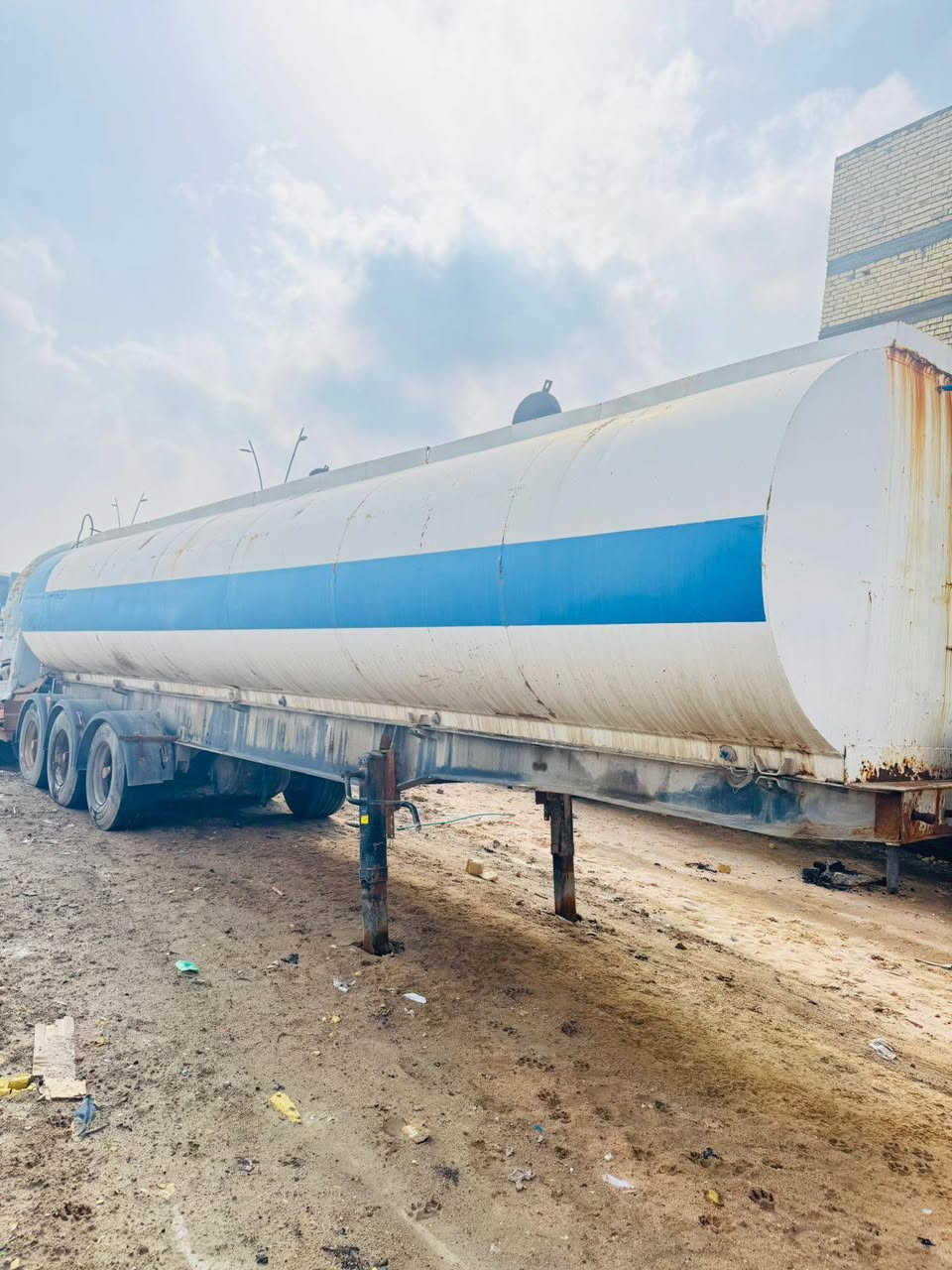 تانكي للبيع تايرات نظاف تك تاير حرفش ٣دنكير  السعر ٤٥وبي مجال مكاني بصرة قرب ساحة  الشراي يتصل على الرقم ***********
***********
