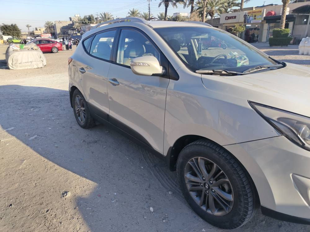 السلام عليكم عندي توسان ٢٠١٥ خليجية مكفوله عدا بارد بهلال الجاملغ الخلفي رايدها ١٤٥ للاتصال *********** بغداد, العراق
