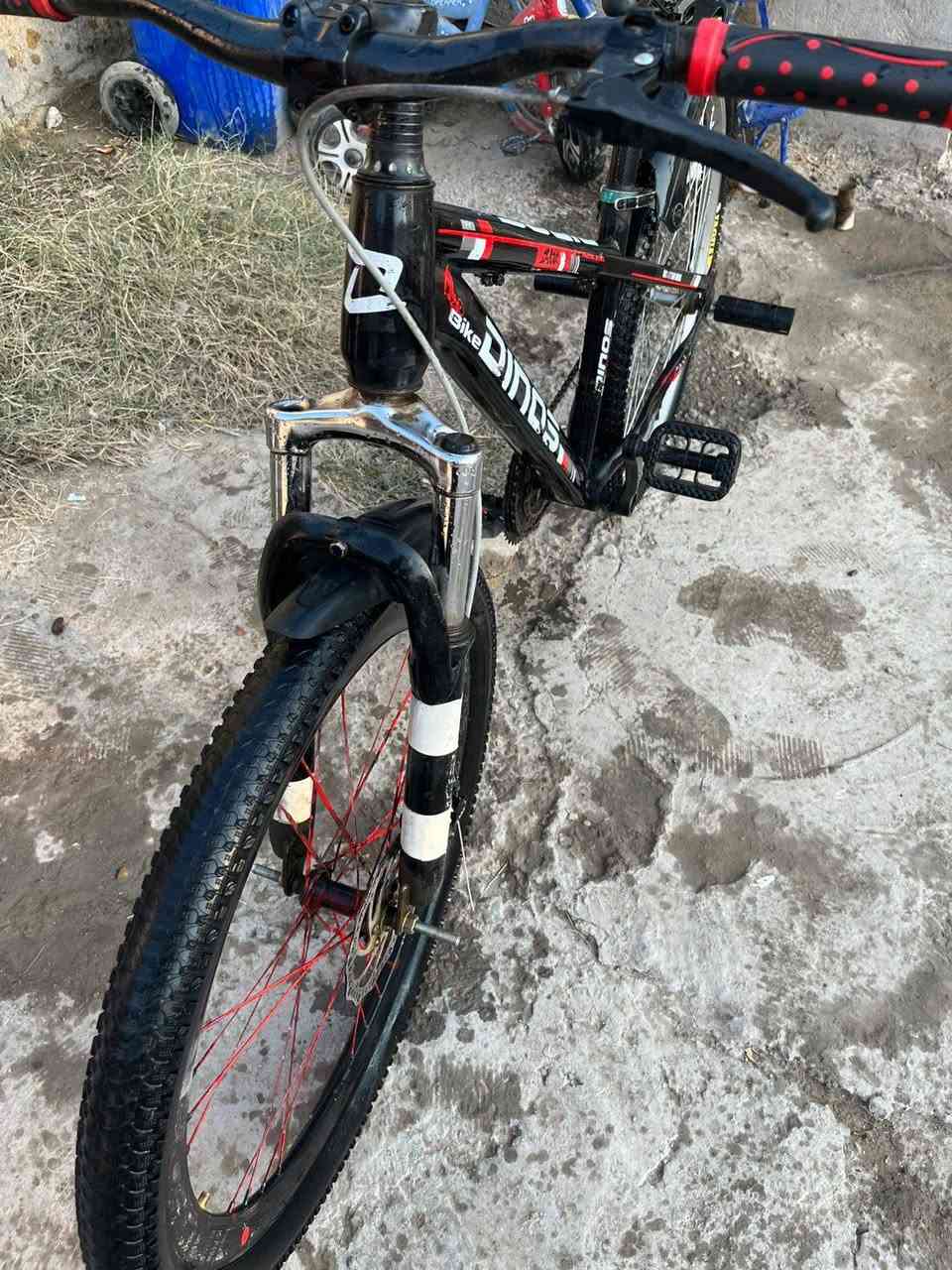 السلام عليكم بايسكل للبيع حجم 26 بناتي ياباني كيمو نظيف المكان بغداد البياع الشرطة  الخامسة السعر40
***********
