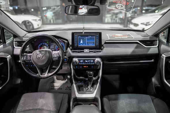 کوردی /عربی 
*********
دروستكراوي : Toyota
مۆدێل : RAV4  XLE
ساڵ :2019
بزوێنەر : V4 
بگۆری بزوێنەر : automatic 
سوتەمەنی : بنزین 
دۆخ : بەکارهاتوو
ماوەی ڕۆشتوو:80 mile 
نرخ :  19200$
تابلو ئوتومبێل : اربیل 
***********
النوع: Toyota 
المودیل :  RAV4 
سنة: 2019
المحرك : V4 
ناقل الحركة: automatic
نوع الوقود : بنزين 
الحالة: المستخدم 
عدد اميال :80 mile 
السعر:  19200$
رقم السیارە:اربیل  
**********
0751 2004 377
0750 397 7815
عنوان : اربيل ترافك لايت مخمور قريب من معمل بيبسي أربيل
