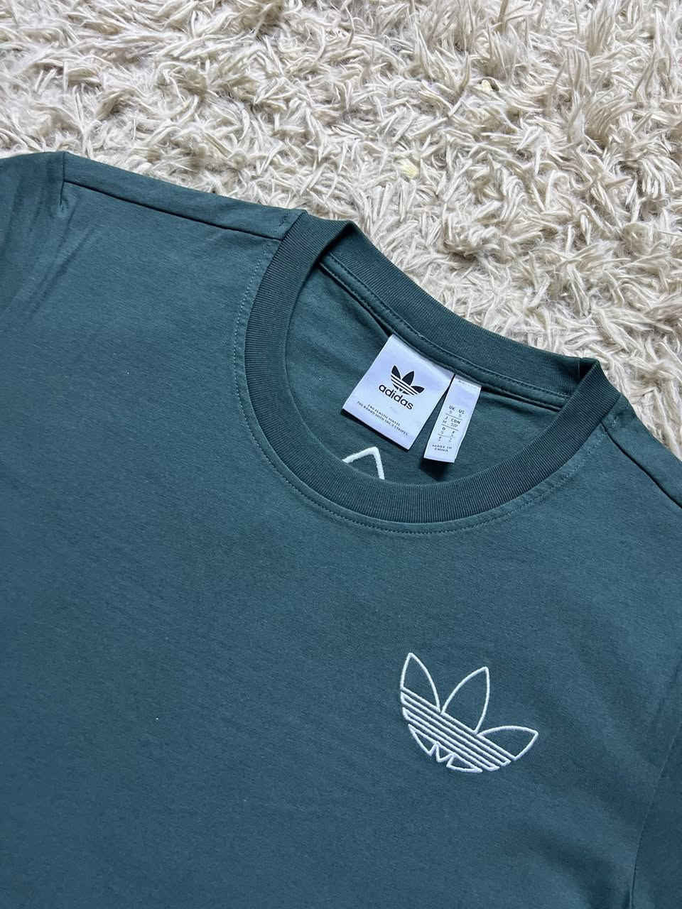 اديداس 
قطعه اصليه
غير مستخدم 
قياس S يلبس M
العرض 50


**إذا كنت صاحب هذا الإعلان وتريد حذفه لأي سبب، رجاءا أرسل رسالة إلى الدعم الفني**