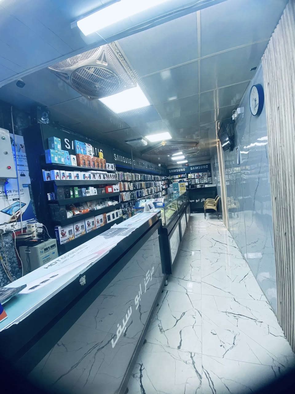 سلام عليكم 
ديكور مال محل موبايلات للبيع
الديكور مستخدم ونظيف ومرتب وشغل درجه اوله وذا ماتقتنع تعال وشوف بعينك 

والمكان تكريت --شارع الاطباء 
 
والسعر الديكور : مليون 250 الف وبي مجال 

للاستفسار
***********
@إشارة
@ الجميع
