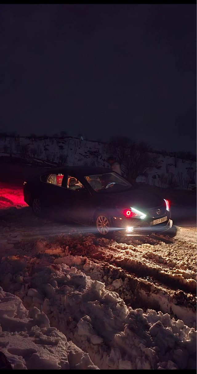 سڵاو برایان 
نیسان ئاڵتیما ٢٠١٧کلین تایتڵ 😮‍💨
مواسەفات S
بەسمە درگاو پێکردن
کامیرە
بێ ئێرباگ دەعمەکەشی دیارە 
١٢٢ هەزار مایل ڕۆشتوە 
کامل جوانکاری لەهیچ شتیێکی کەم نیە 
شەخال 
تەقە رەقە بەشەرت 
٣ جێی تەعدیلی بچوکی هەیە 
گێرو مەکینە بەشەرت 
ڕۆنی گێرو مەکینەی تازە گۆراوە 
چوار تایەی تازە گۆراوە
بێ عەیبە سەیارەکە 
تەحویل وەکالە بەشەرت
سعر 135 وەرەقەو مەجالێکی کەم

سەیارەیەکی زۆر خاوێن و بێ مەسرەفە، بۆ زانیاری زیاتر یان بینینی سەیارەکە پەیوەندی بکەن یان نامە بنێرن:>*********** Singapore
