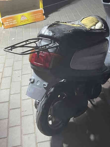 السلام عليكم 
حبايب منغولي للبيع الدراجه كدامكم مكاني كربلاء حي العسكري قرب جامع العمرن دراجه نقصها بس كشن كلشي مابيها هندر واحد تشتغل مفتوحه اني مجفتها ب ايدي يعني مو تجفيت كلاوات سعرها(170) موجود واتساب او اتصل ***********
