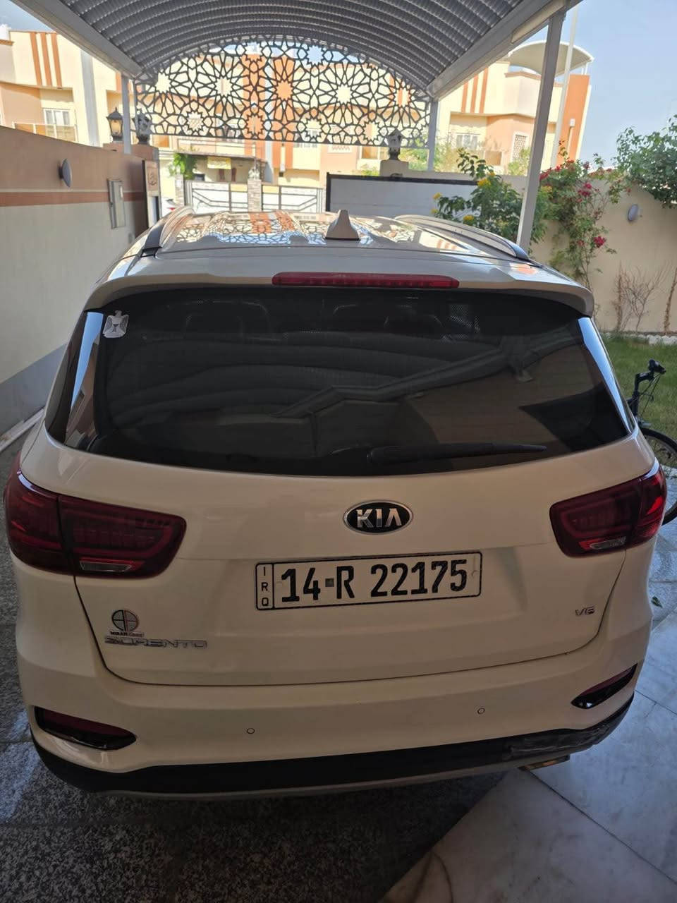 السلام عليكم سورنتو مديل 20 السياره كفاله ماعدى طخه بلباب ع كد شبر فقط الباقي كفاله محرك 6V يعني 6 سلندر المرغوب محرك كير حداده السياره جاهزه واحد ع واحد شرط الفحص 
السعر 260 بيه مجال قليل جوه ال250 لاتجيلي ولا تتصل 
العنوان البصره حي المهندسين 
السياره بسمي شرط التحويل 
رقم الهاتف *********** البصرة, العراق
