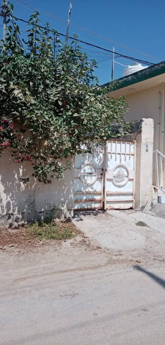 السلام عليكم يوجد لدينا بيت في الرجيبه مقابل شارع مركز الشرطه المساحه 200متر طابو زراعي بيه قرار محكمه سند 25للاستفسار الاتصال على الرقم***********
