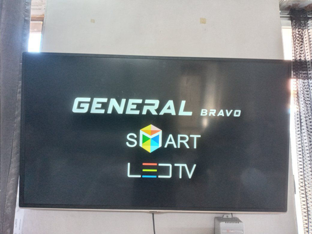 تنور غازي سعره ٤٠ 
البلازما حجم ٤٢ سعرها ١٥٠ وبيها نت
***********
