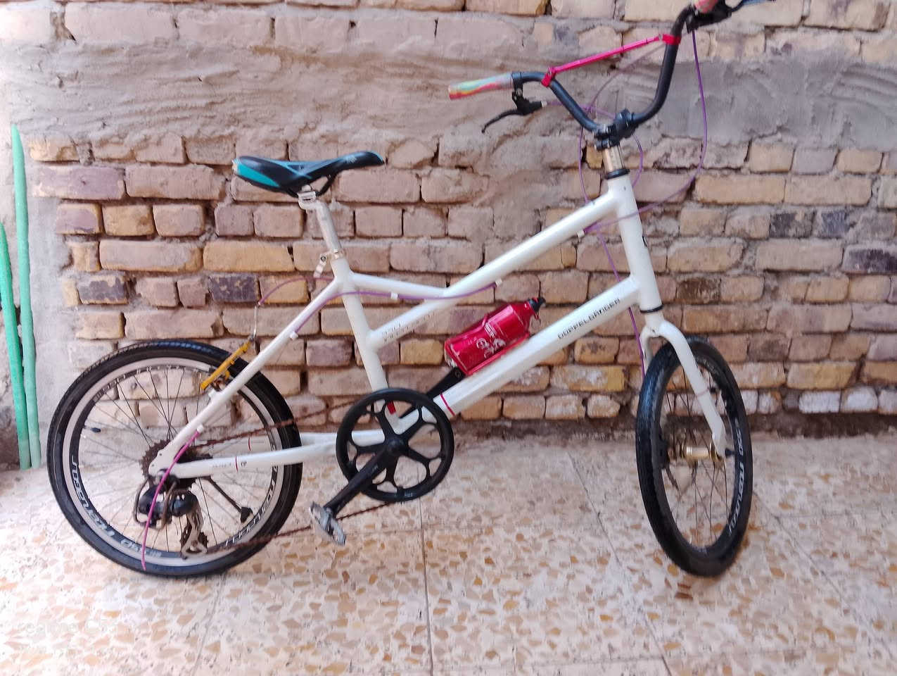 عدنه هاذه البايسكل نريده مراوس بناتي


**إذا كنت صاحب هذا الإعلان وتريد حذفه لأي سبب، رجاءا أرسل رسالة إلى الدعم الفني**