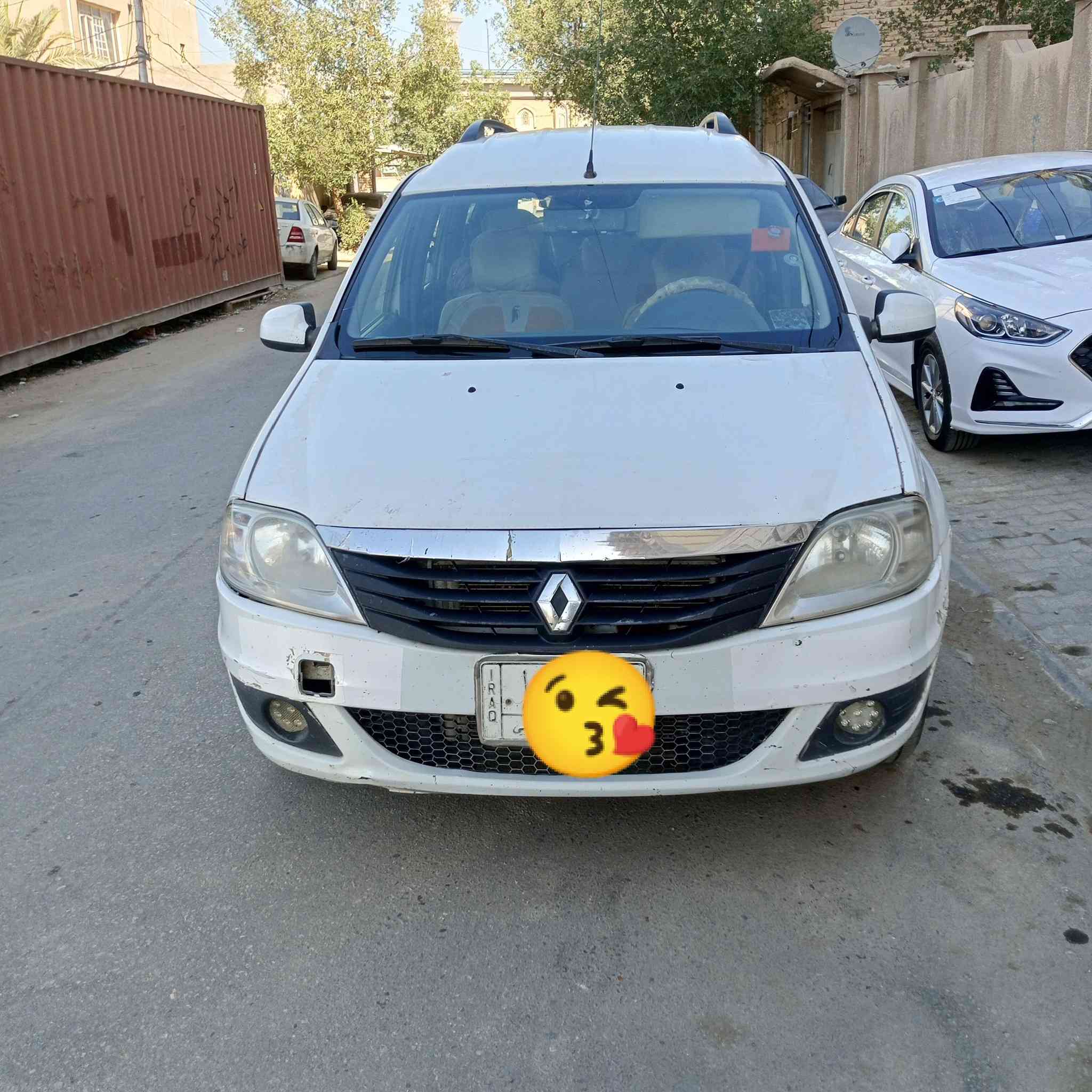 السلام عليكم رينو للبيع موديل 2010 رقمه مثنى خصوصي مكينه وكير وحداديه وتبريد مكفولات ***********
