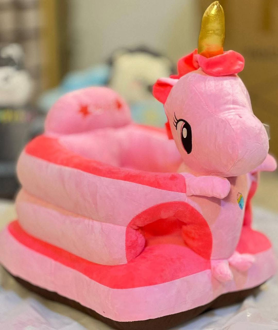 السلام عليكم كاروك للبيع نضيف وكرسي جلوس الاطفال العدد 2 نضيفات  استخدام كلش قليل الاستفسار على الرقم ***********
