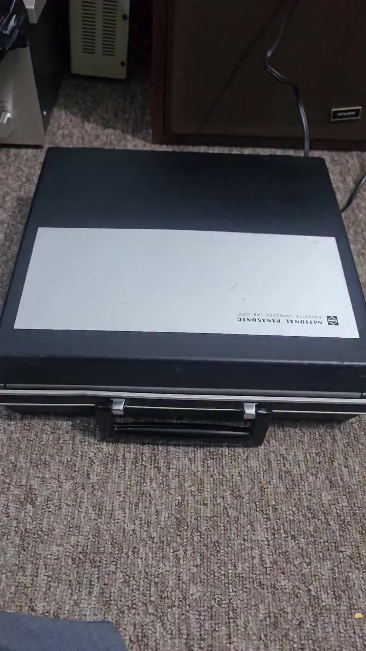 مسجل كاسيت ماركة نشنل. مختلف قطعه ابلاد. باله. استراليا. . نشنل. اصلي مكاني سماوه ***********
