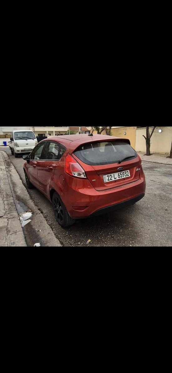 فورد فيستا 
موديل ٢٠١٩ se 
سةيارةكي يةك جار بي مةسروفة 
مةكينه ١٦ 
٤ بستن 
شاشة ( apple carplay , android auto ) 
سيستةمي بةسمةية بةلام بةسمة نيه 
تةبريد فول و بةفرة 
مةكينه بي كيشةية 
هةر ٤ تايةي نويية 
٣ جور گێره اوتوماتيك و سپۆرت وعادي 
گێر و مةكينه و تةبريد بة شةرت 
زةرةري بةس جاملغه 
سعر ٨٨ ومةجالةكي كةم . 
رةقةم تةلةفون *********** أربيل, العراق

