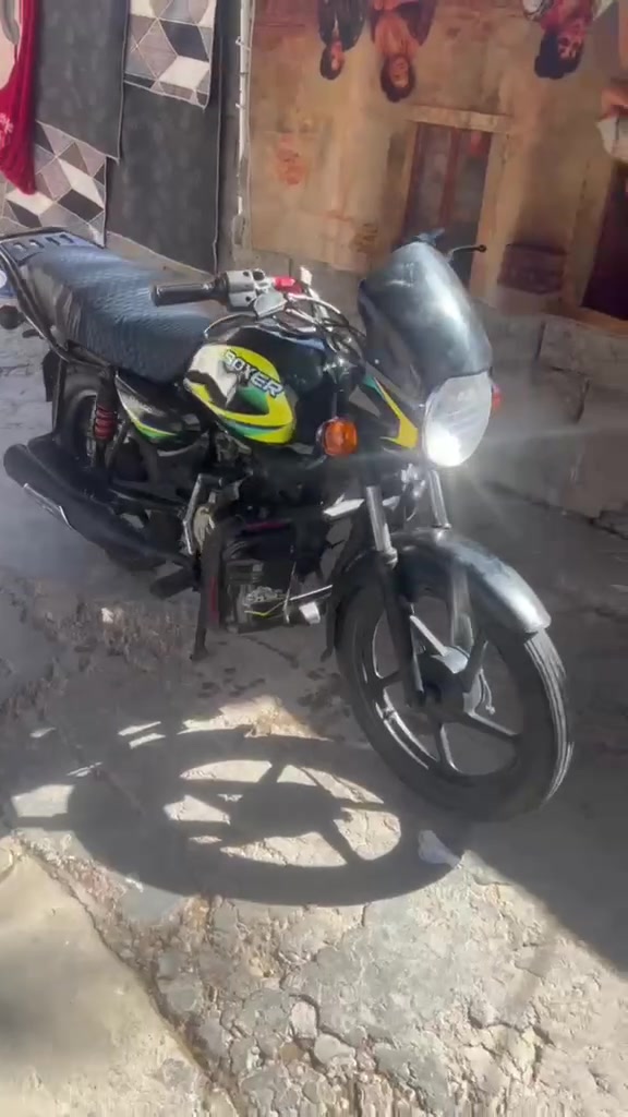 سلام عليكم بوكسر موديل ٢٠٢٠ دراجه   اوراق اصولي    نضيفه وحلوه ولا مشتغله دلفري ولا متعوبه تجفيت جديد شركه لا صوت لا دخان لا تنقيص المكينه ناعمه دبلاته كلش حلوه نصبه شكل سلف هندر بكل وقت  كهربايات شغاله فقط نقصها جوين مال شوته الي يصير من شوته ل كابريتي سعره الفين دينار بس ما عندي وكت اروح اجيبه كلوب زنون   
عنواني بغداد الكمالية سعر ٨٥٠ وبيه مجال حك جيه***********
