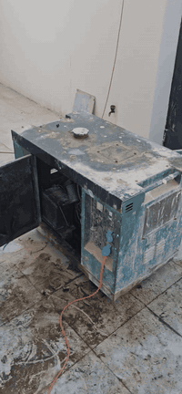 مولد كاز بحاله جيدة ٢٠ امبير للبيع ***********
