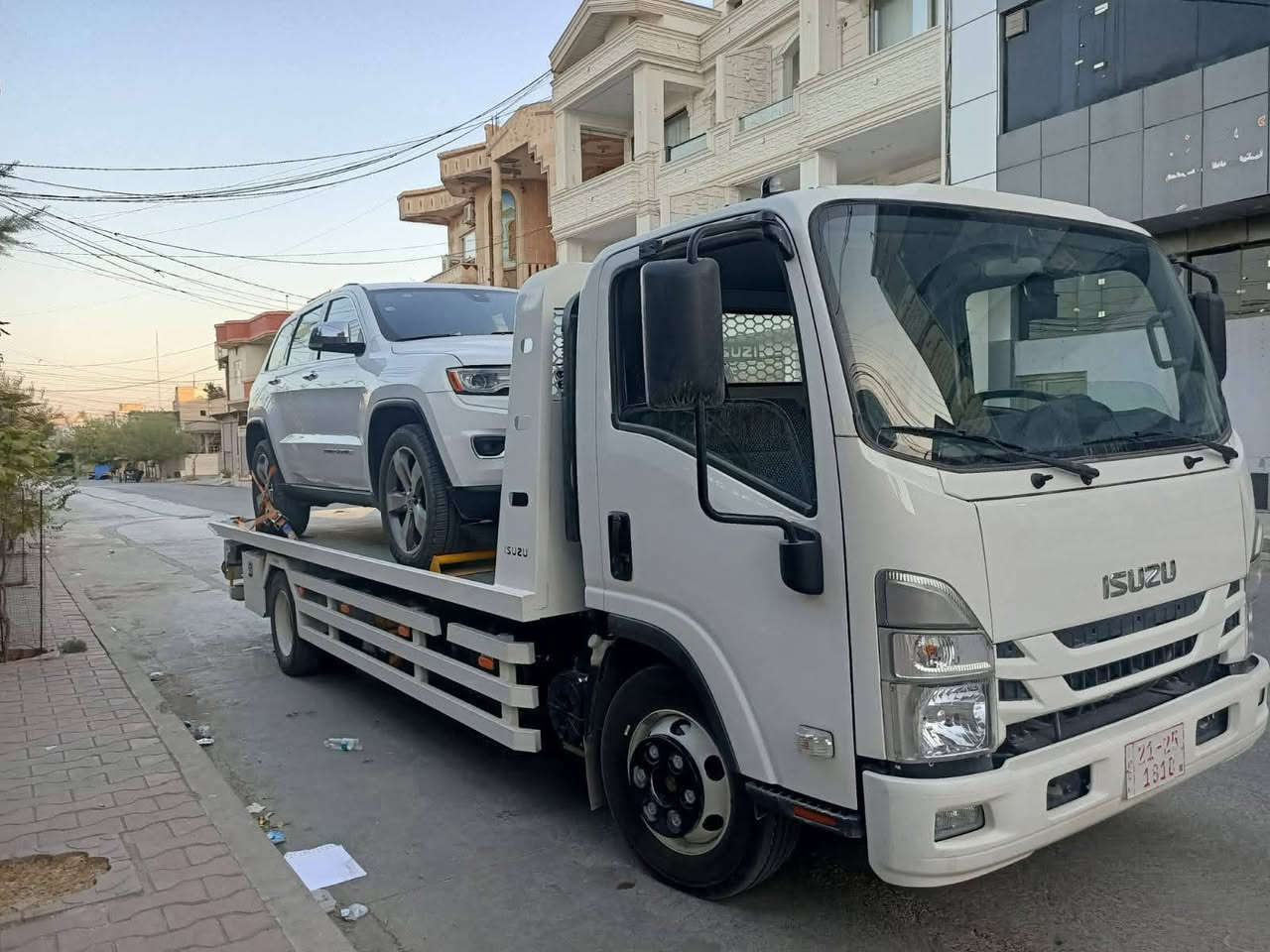 السلام عليكم كرين سطحي يعمل على مدار 24 ساعه  يعمل جميع المحافظات لنقل السيارات المكان  بابل الاستفسار ***********
