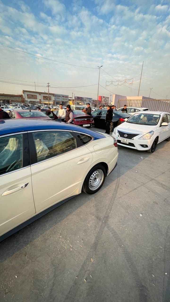 سلام عليكم سوناتا 23 كير مكينة بطاريات صدر جدد سيارة معلاية اصل 21 سيارة مابيهة حادث فقط صبق اثر ستيكر 3 قطع رقم بغداد بسمي ***********مكاني بغداد جسر ديالى
