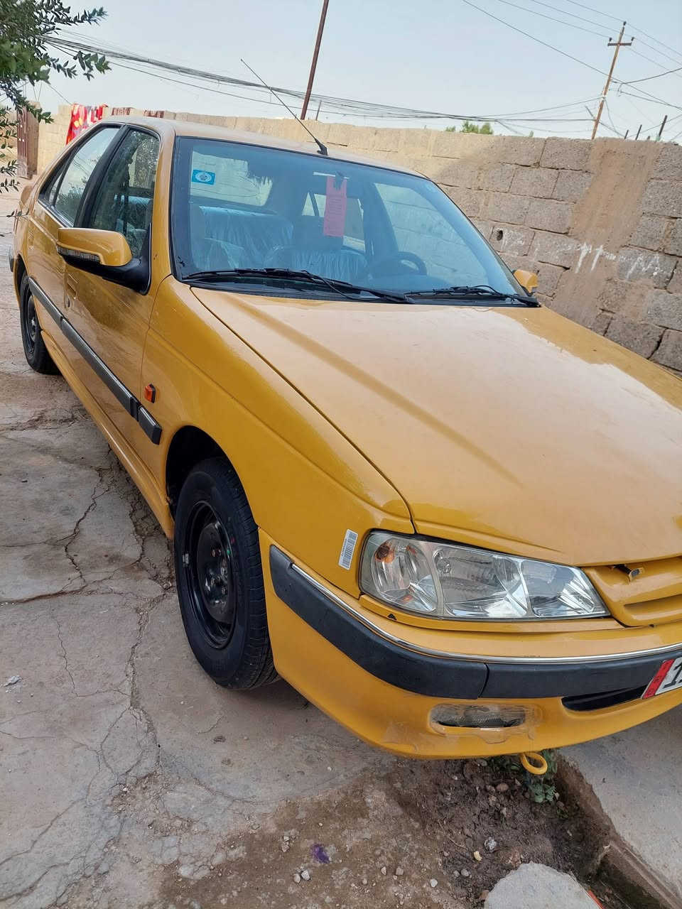 السلام عليكم  بيجو بارص ٢٠١٥ سياره جديده بمعنه الكلام بلاديه مصفره هيه وغرامات وهزه جديده رقم نكليزي بسمي  تخم تاير جديد كهربايات كلهه شغاله كير مكينه خير من الله  ٥٧بيهه مجال قليل مكاني بغداد قريب صيطرت الشعب القديمه ***********
