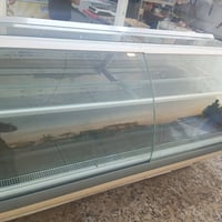 عارضة تبريد لحوم أو مقبلات  السعر 1 مليون  مكاني بغداد الدورة  0774228...