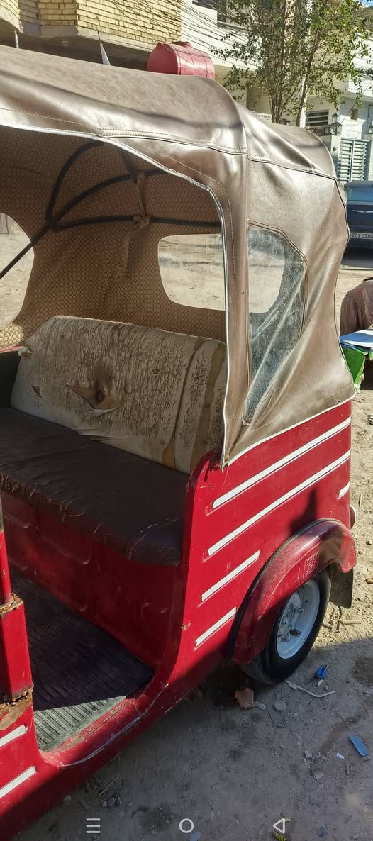 سلام عليكم تكتك باجاج ۲۰۱۷ نظيفه لا صبغ ولا معجون بلاديه محرك زيل بدون اوراق مكاني كربلاء السعر 1250       //***********
