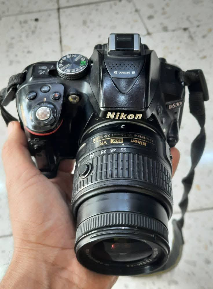سلام عليكم كامره نيكون 5300 واي فاي  شاشه قلاب كامل ملحقات لاصليه عدسه لاصليه 18 55شاحنه بطاريه حزام كتف   يوجد توصيل جميع المحافظات العراق *********** النجف, العراق
