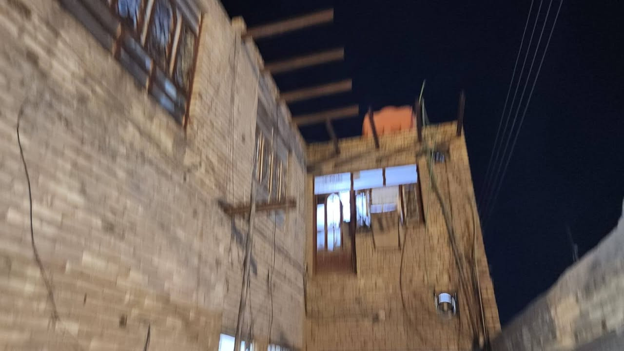 بيت مع مشتمل للبيع المشتمل يحتوي على طرامه وصاله ومطبخ وغرفه في شارع ابو سماعات الركن فرن البيت يم الفرن ملاسق مع الفرن السعر 315 وبي مجال ***********
***********
بيت مع مشتمل للبيع المشتمل يحتوي على طرامه وصاله ومطبخ وغرفه في شارع ابو سماعات الركن فرن البيت يم الفرن ملاسق مع الفرن السعر 315 وبي مجال ***********
