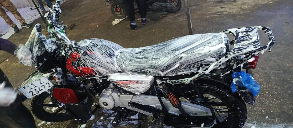 سلام عليكم ورحمه الله وبركاته دراجة للبيع بوكسر مرقم موديل 2023تراة نضيفة خير من الله ماشية سبعتالاف السعر 2500او بي مجال  رقم واتساب شغال ***********
