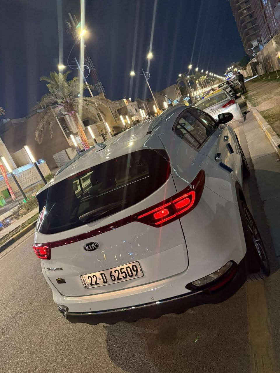 السلام عليكم
كيا سبورتج 2021 خليجي 
سويج 
كاميرا 
حساس امامي خلفي 
شاشة كبيرة كار بلي اصل 
داخل حمصي 
جلد 
اشاير مري و ترحيب 
ماشية 56 الف 
مكفوله 
رقم اربيل شرط تحويل مباشرة سنويه هزه جديد 
210 ورقه وبيها مجال 
اي استفسار 
*********** حجي جعفر 
مكان بغداد البياع او يرموك
