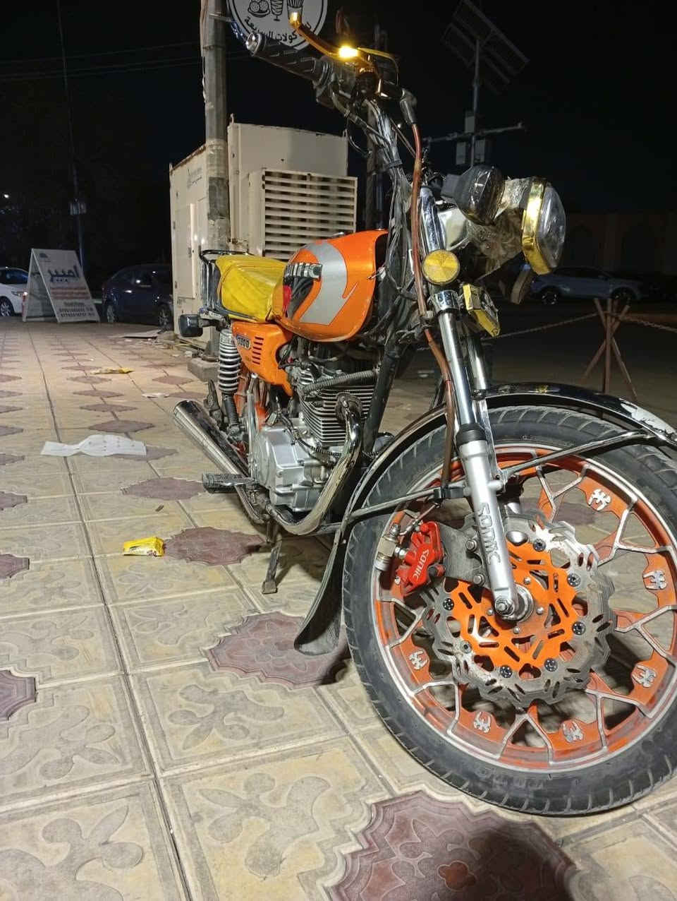 ايراني سونك
محرك 200  سي سي 
تخم تايرات جديده 
بريكات جدد 
نواقصها جدا قليله
لتواصل .. ***********
عنواني بغداد الكريعات
