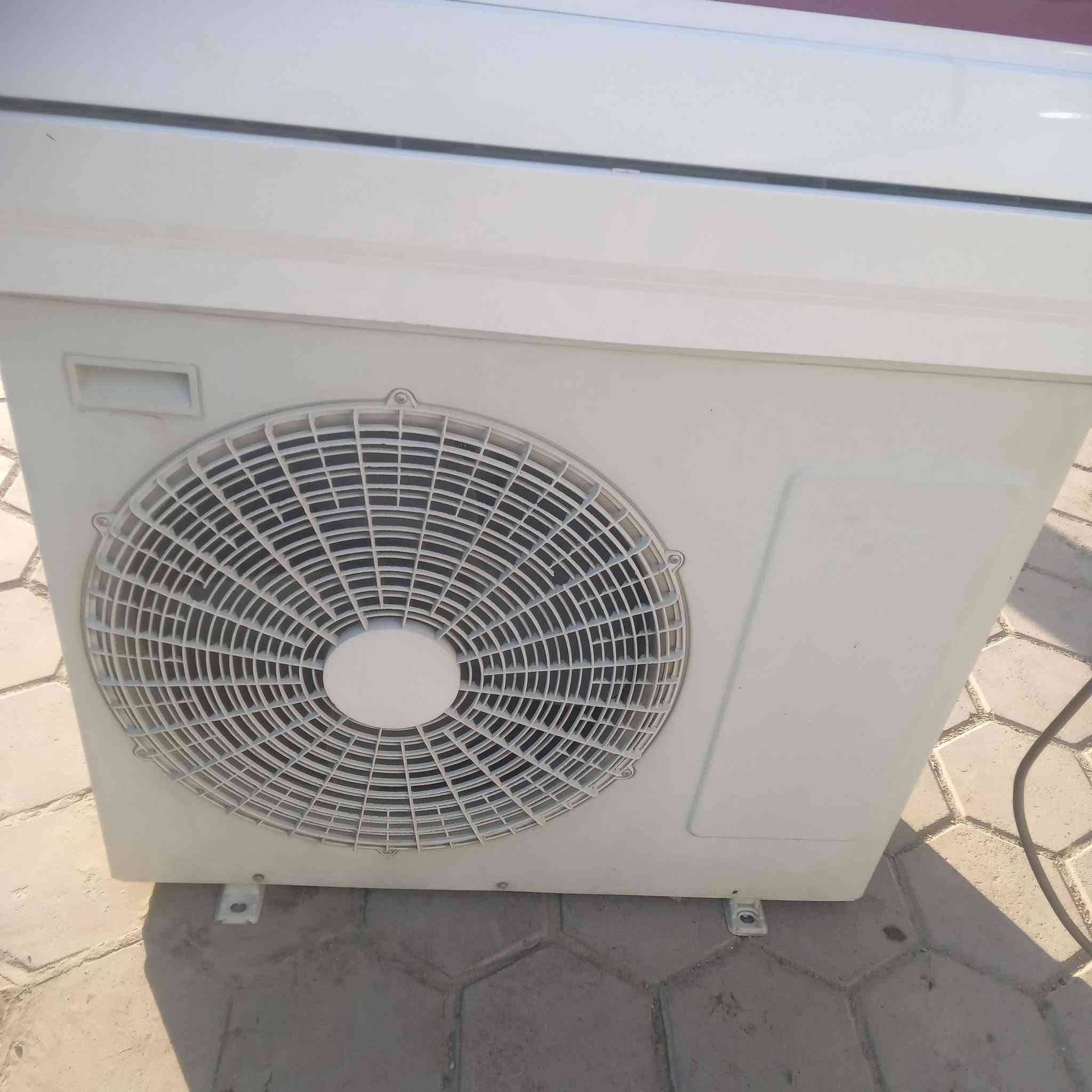 سلام عليكم سبلت البيع طنين شغال برودتة حلوة السعر 325 بي مجال العنوان بصرة الموفقية ***********
