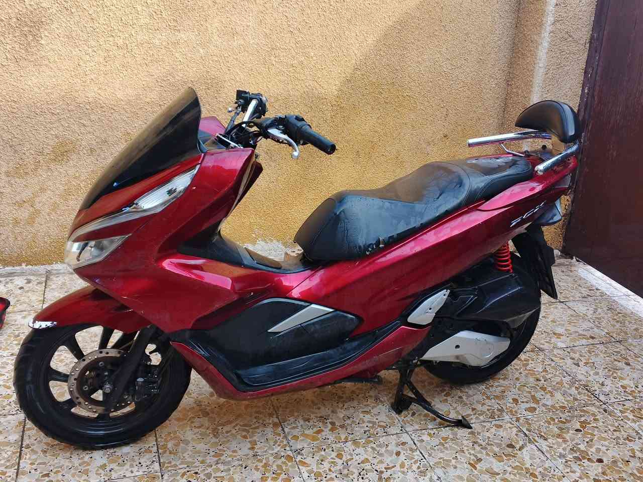 سلام عليكم بي سي اكس للبيع الجيل الثالث بصمة كاملة اي نقص مابيها السعر 13 قفل بسعر الجيل الاول بس محتاج الفلوس واريد ابيع مكاني البياع***********
