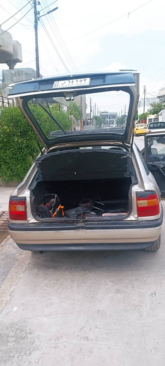 اوبل فكترا للبيع فقط محرك حجم 18 كير عادي كير محرك شرط سيارة بيه خياس بالدوسة فقط وبيه جلح والباقي شرط تجي تفحص والسيارة كدام العين وشرط التحويل وسعر 34 بيه مجال للشراي رقم هاتف ***********
