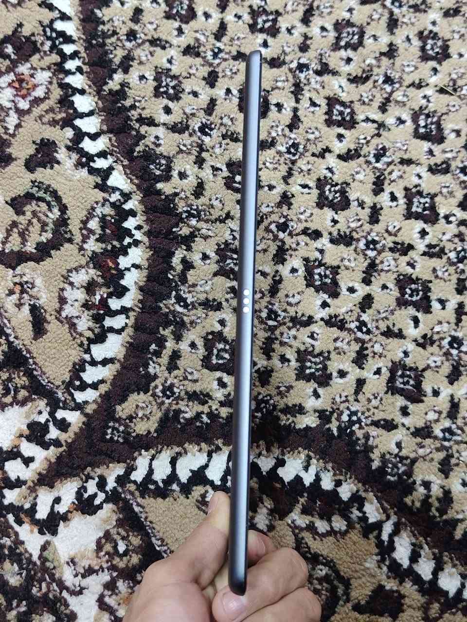 السلام عليكم ابياد9 الجيل التاسع
مستخدم شهر ونص
نظافه 98 من100 
مع ملحقاتو الاصليه كامله
السعر 285 الف وبي مجال
العنوان الموصل الجانب الايمن حي التنك
للتواصل والاستفسار ***********
