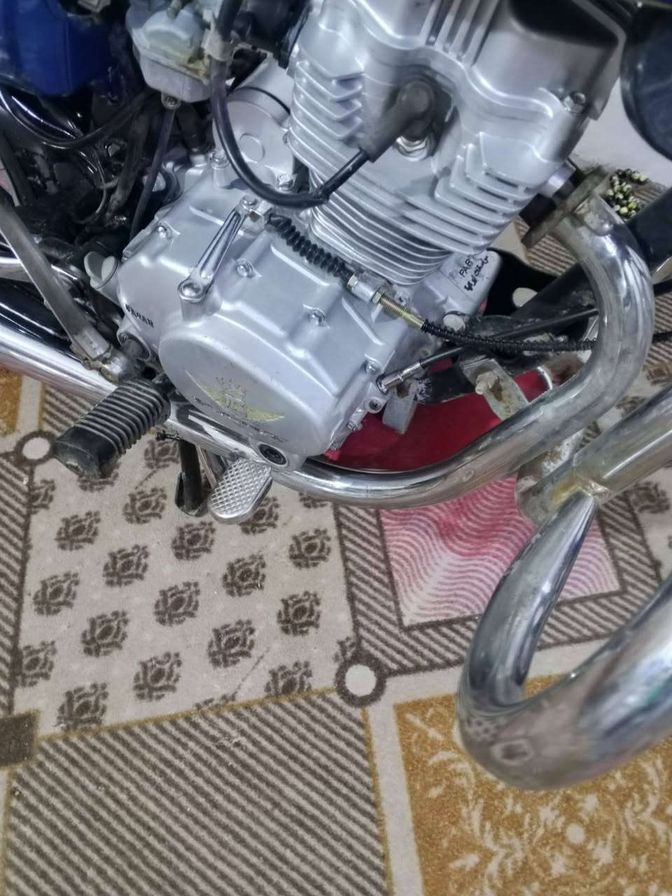 السلام عليكم دراجه للبيع بارت أوراق كامله اصلي موديل 20 الدراجه كفاله عامه كله على لبلاد شغاله كله السعر 750 عنواني بالزبير الشراي اتصال  واتساب ***********
